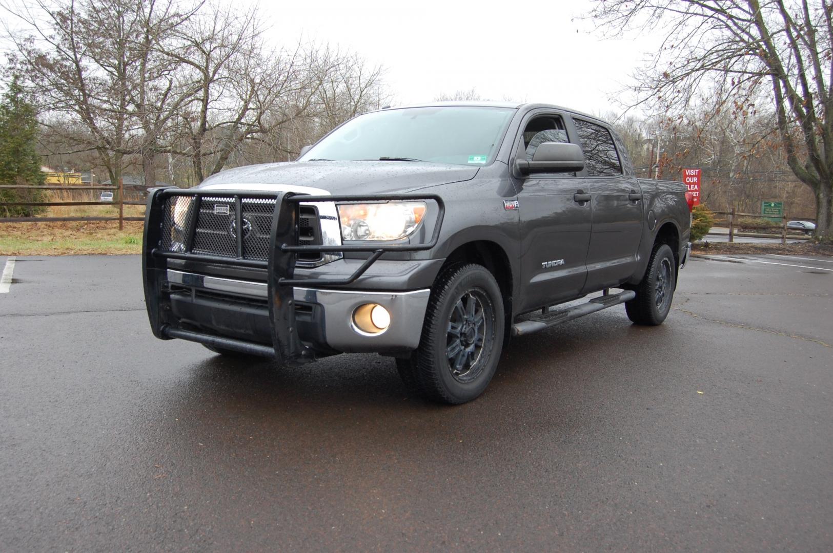 2013 Gray /Gray Cloth Toyota Tundra (5TFDW5F19DX) with an 5.7L V8 OHV 16V engine, Automatic transmission, located at 6528 Lower York Road, New Hope, PA, 18938, (215) 862-9555, 40.358707, -74.977882 - Photo#0